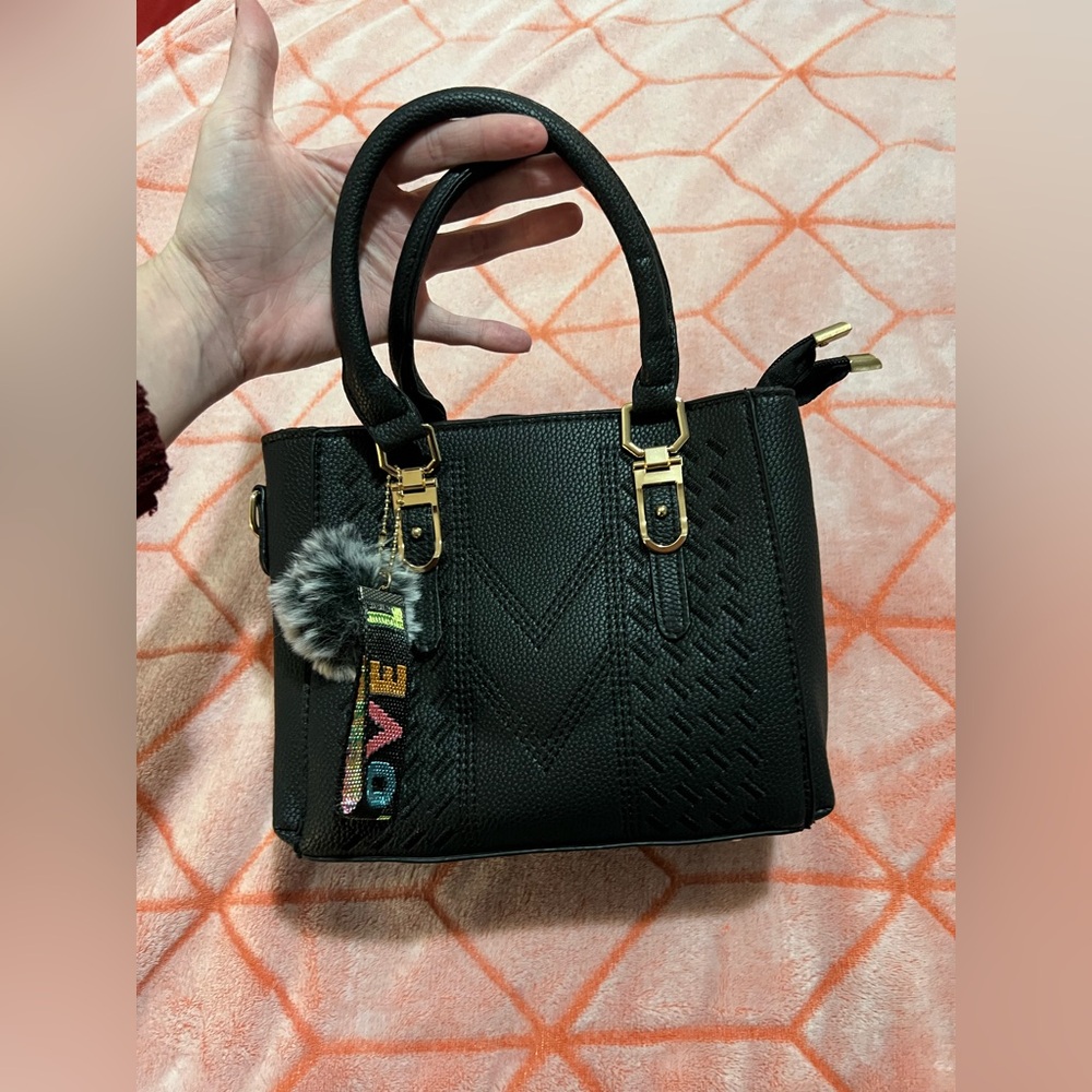 Embossed Faux-Leather Crossbody Bag 🔥NWOT🔥